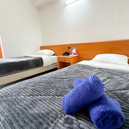 Denis Hotel *