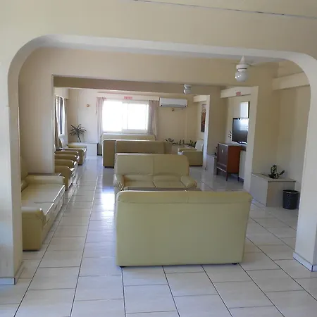 Готель Denis Нікосія